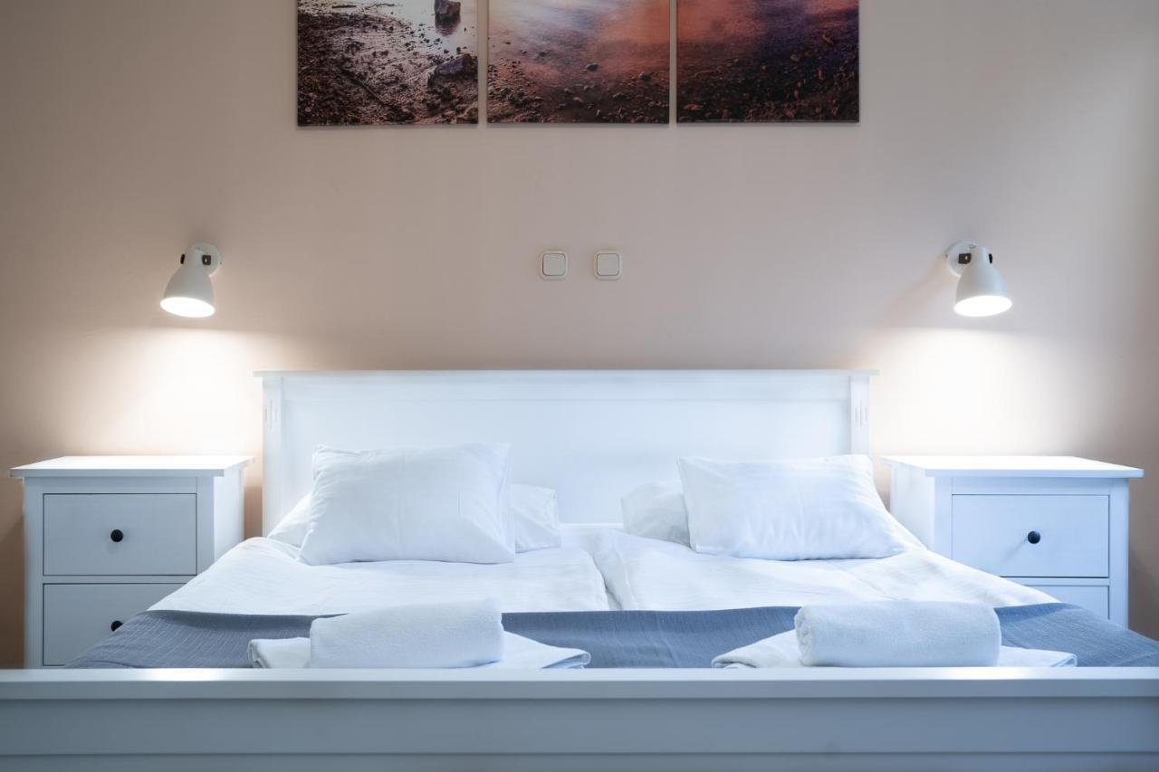 Accomo Apartmanház Siófok Esterno foto