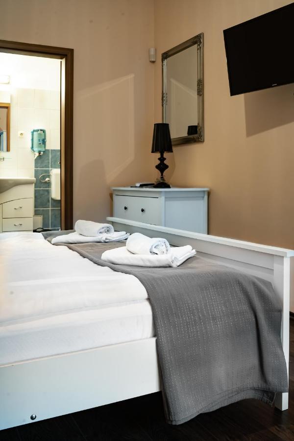 Accomo Apartmanház Siófok Esterno foto